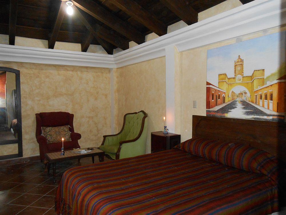 Hotel Y Galeria Uxlabil Antigua Exterior foto